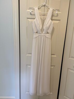 Elegant White V-Neck Maxi Dress BCBG